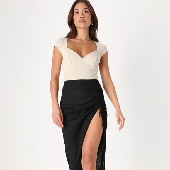 Beige Cap Sleeve Bodysuit - Picture 2 of 4